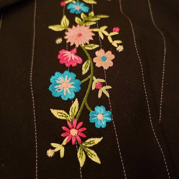 Escada Vintage Blazer Embroidered Pinstriped Size 10 NWT - Picture 10 of 16